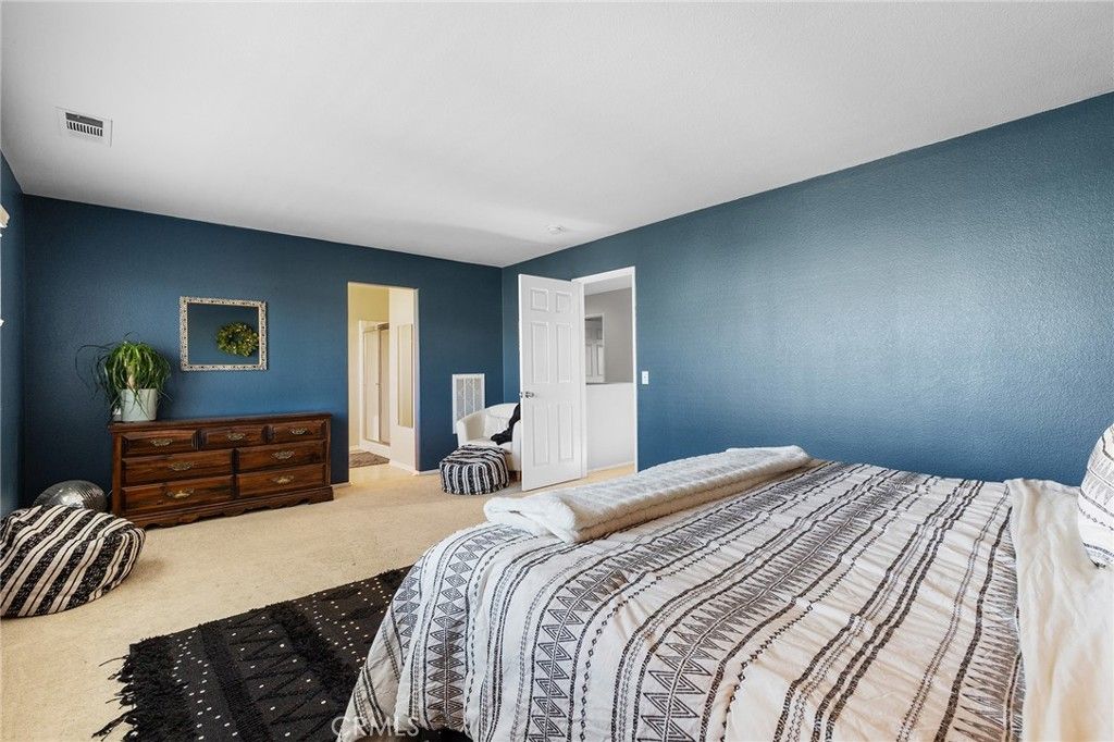 Image 10 of property listing at 33956 Petunia Street, Murrieta, CA 92563