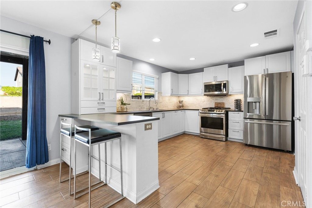Image 4 of property listing at 33956 Petunia Street, Murrieta, CA 92563