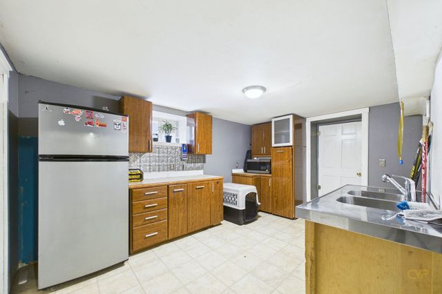 249 Central Ave, New Bedford, MA 02745