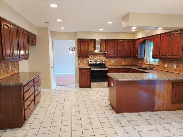 702 HYSSOP PLACE, Brandon, FL 33510
