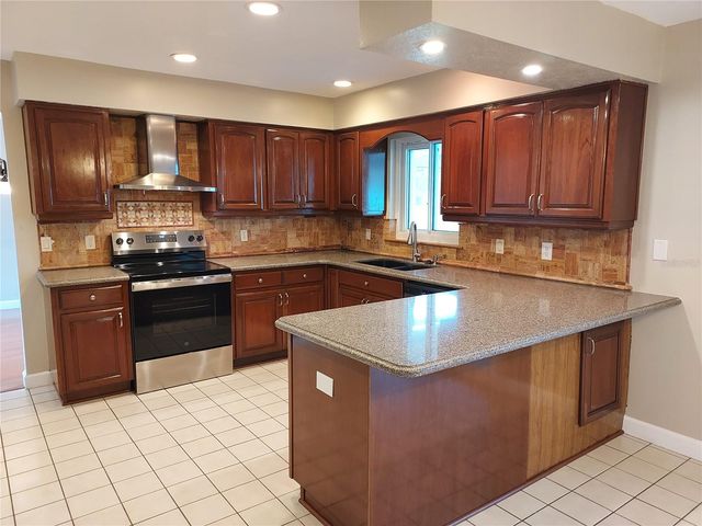 702 HYSSOP PLACE, Brandon, FL 33510