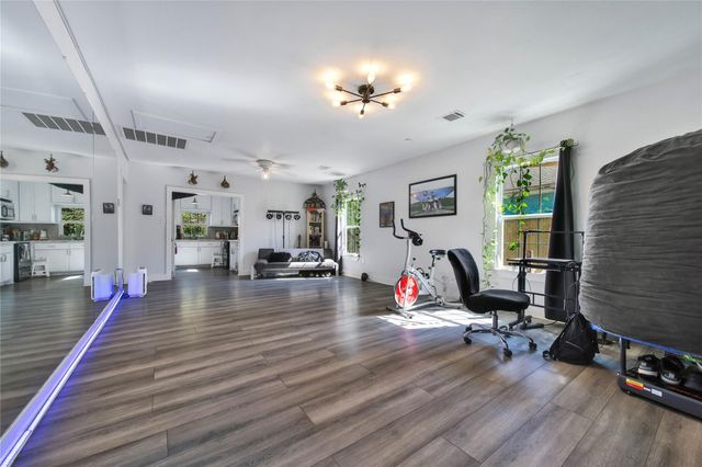 1120 Capron Street, Houston, TX 77020