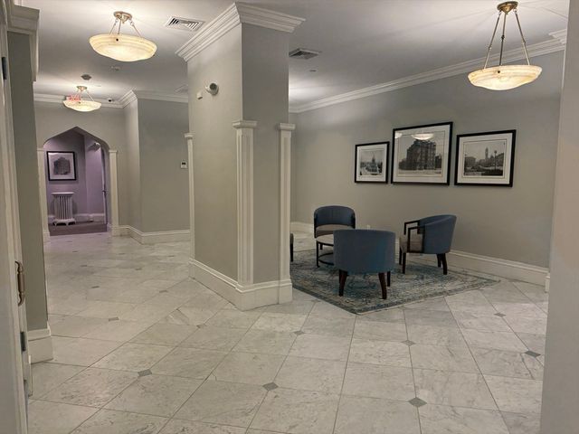 271 Dartmouth Street 2F, Boston, MA 02116