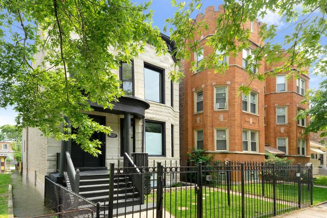 6923 S Vernon Avenue, Chicago, IL 60637