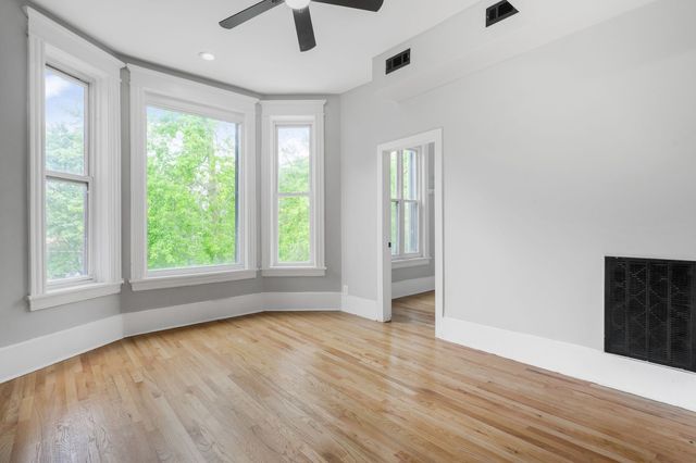 6923 S Vernon Avenue, Chicago, IL 60637