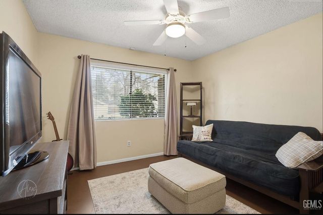 7013 Murphys Lane, Bakersfield, CA 93309