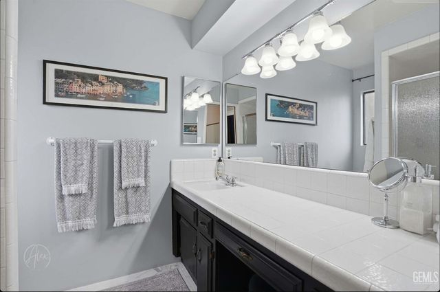 7013 Murphys Lane, Bakersfield, CA 93309