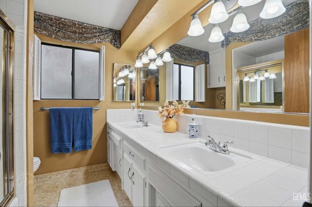 7013 Murphys Lane, Bakersfield, CA 93309