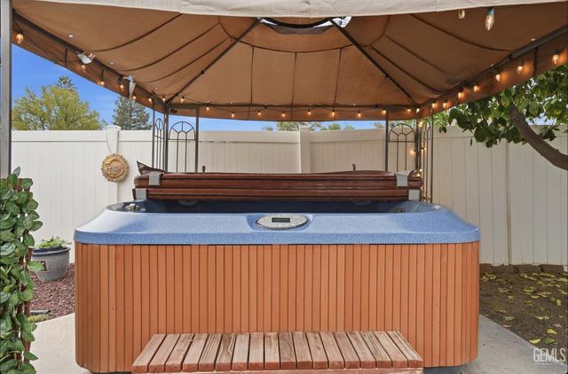 7013 Murphys Lane, Bakersfield, CA 93309