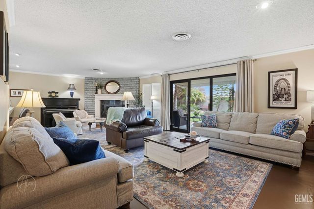 7013 Murphys Lane, Bakersfield, CA 93309