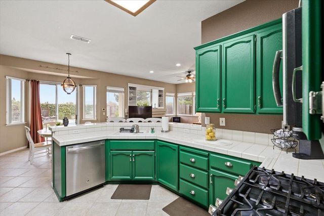 9286 Fosdyke Ct, Sacramento, CA 95829