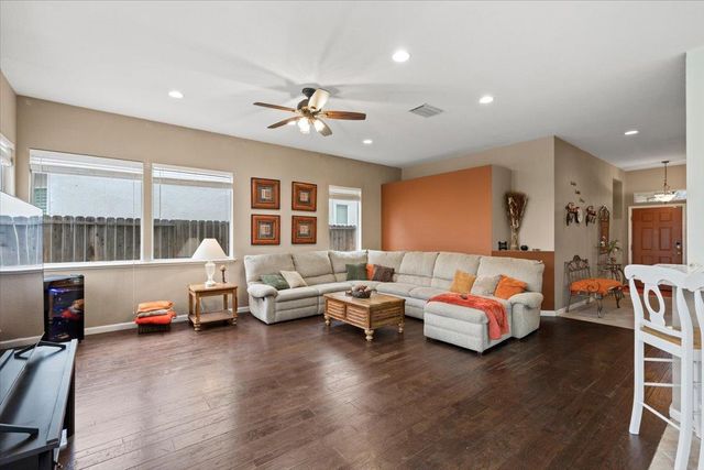 9286 Fosdyke Ct, Sacramento, CA 95829