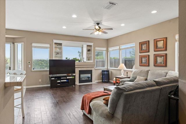 9286 Fosdyke Ct, Sacramento, CA 95829