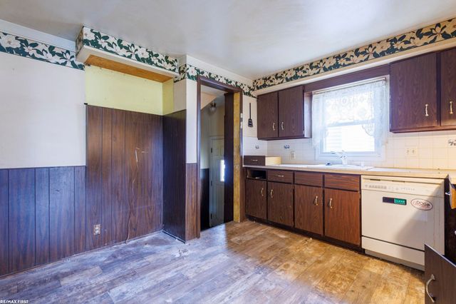 26308 Culver St Street, Saint Clair Shores, MI 48081