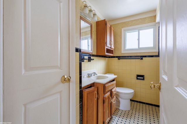 26308 Culver St Street, Saint Clair Shores, MI 48081