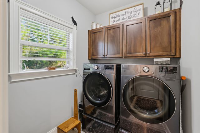 906 Harrisburg Ln, Mount Juliet, TN 37122