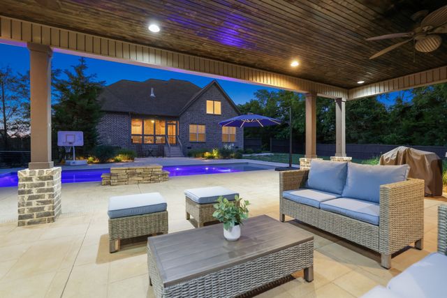 906 Harrisburg Ln, Mount Juliet, TN 37122
