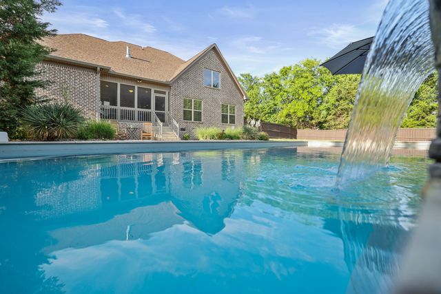 906 Harrisburg Ln, Mount Juliet, TN 37122
