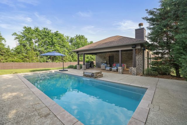 906 Harrisburg Ln, Mount Juliet, TN 37122