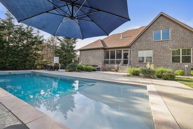 906 Harrisburg Ln, Mount Juliet, TN 37122