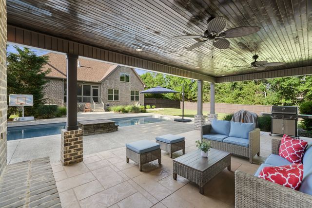 906 Harrisburg Ln, Mount Juliet, TN 37122