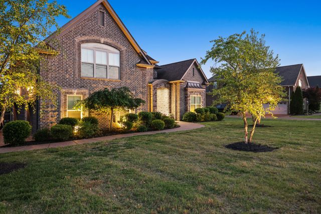 906 Harrisburg Ln, Mount Juliet, TN 37122