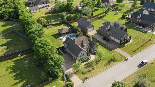 906 Harrisburg Ln, Mount Juliet, TN 37122