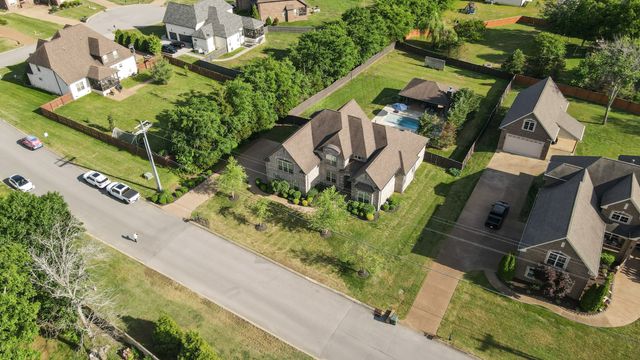 906 Harrisburg Ln, Mount Juliet, TN 37122