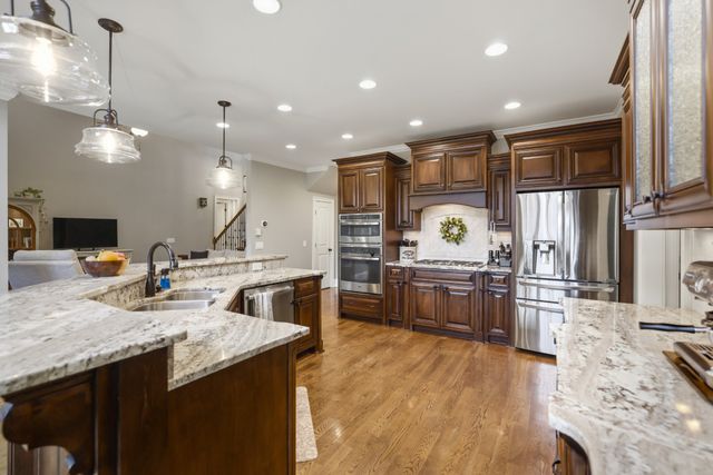 906 Harrisburg Ln, Mount Juliet, TN 37122