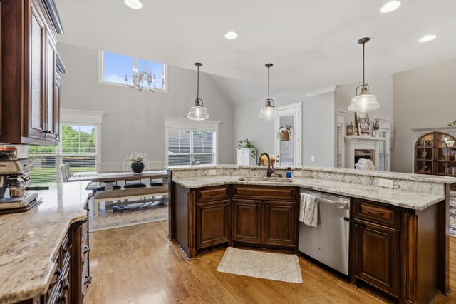 906 Harrisburg Ln, Mount Juliet, TN 37122
