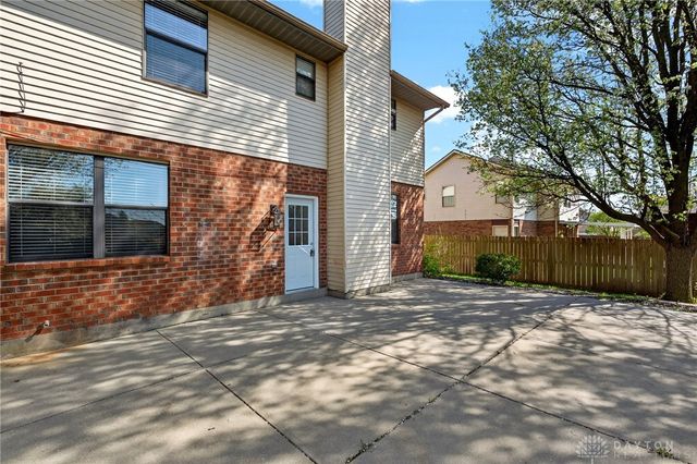 6660 Deer Bluff Drive, Huber Heights, OH 45424