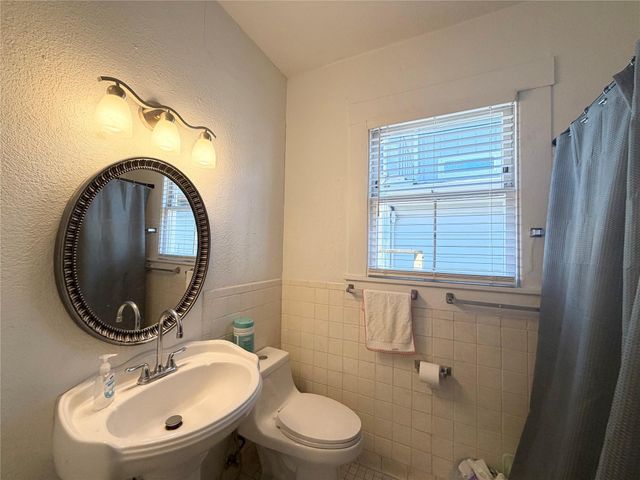 407 W 35th ST A, Austin, TX 78705