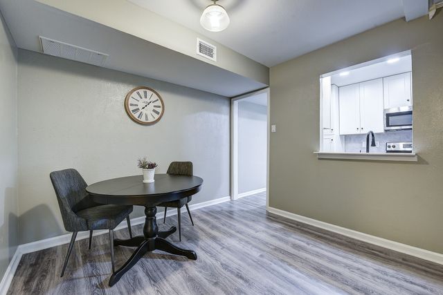 2804 Escada Drive 103, Farmers Branch, TX 75234