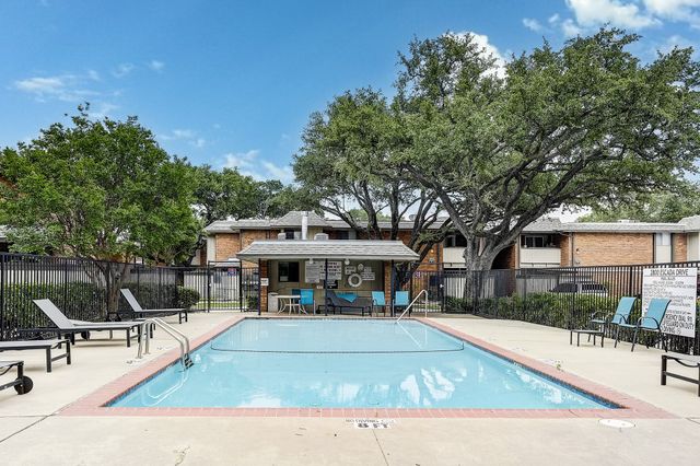 2804 Escada Drive 103, Farmers Branch, TX 75234
