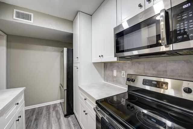 2804 Escada Drive 103, Farmers Branch, TX 75234