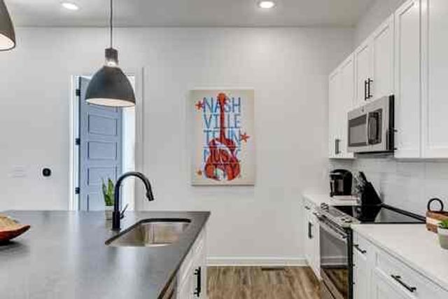 738 Douglas Ave Unit 11, Nashville, TN 37207