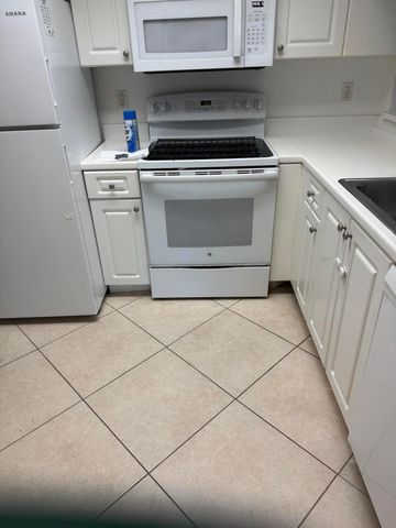 2802 Sarento Place 202, Palm Beach Gardens, FL 33410