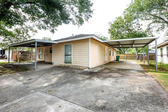 2706 Raymond Street, Pasadena, TX 77506