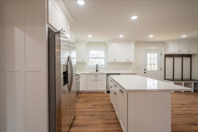 3983 Buffalo Rd, Summertown, TN 38483