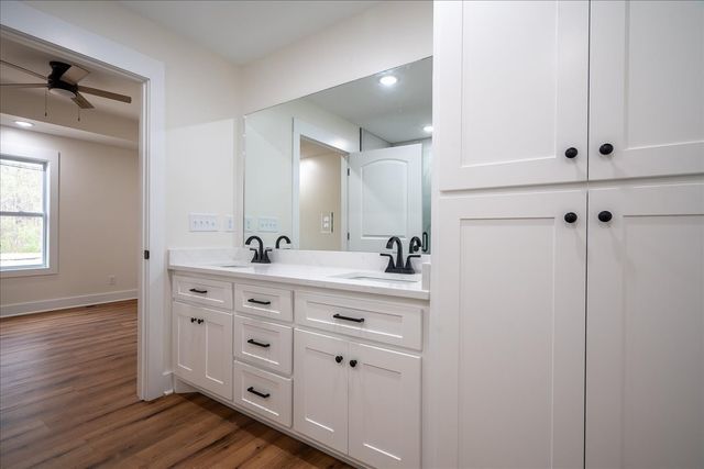 3983 Buffalo Rd, Summertown, TN 38483