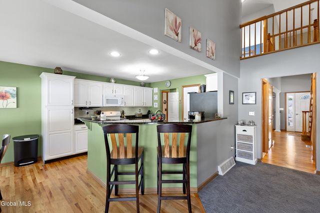 11 Belleauwood Circle, Colonie, NY 12189