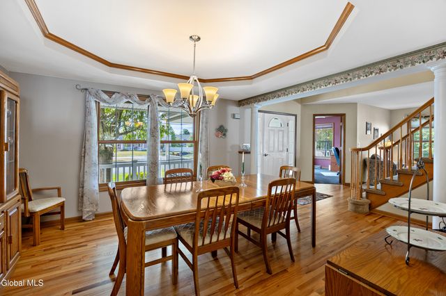 11 Belleauwood Circle, Colonie, NY 12189