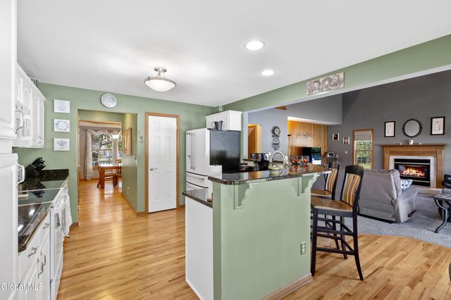 11 Belleauwood Circle, Colonie, NY 12189