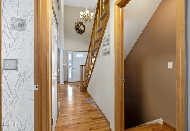 11 Belleauwood Circle, Colonie, NY 12189