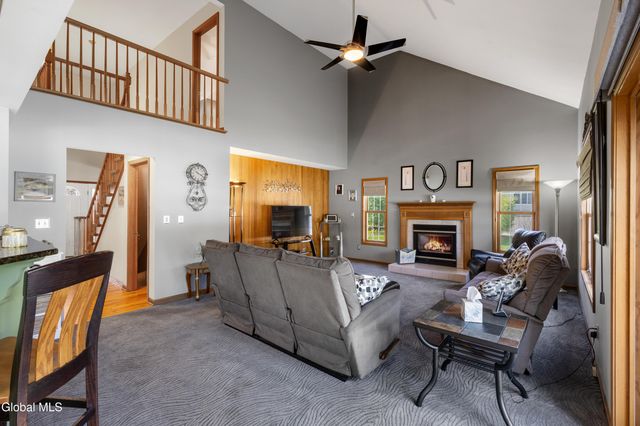 11 Belleauwood Circle, Colonie, NY 12189