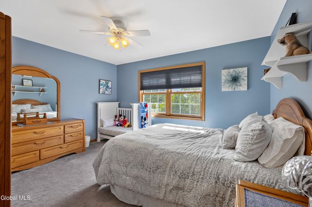 11 Belleauwood Circle, Colonie, NY 12189