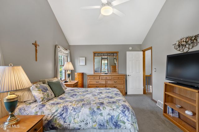 11 Belleauwood Circle, Colonie, NY 12189