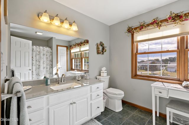 11 Belleauwood Circle, Colonie, NY 12189