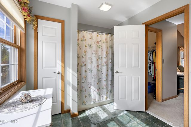 11 Belleauwood Circle, Colonie, NY 12189