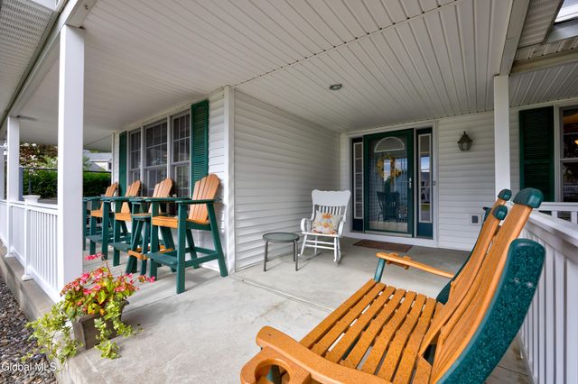 11 Belleauwood Circle, Colonie, NY 12189